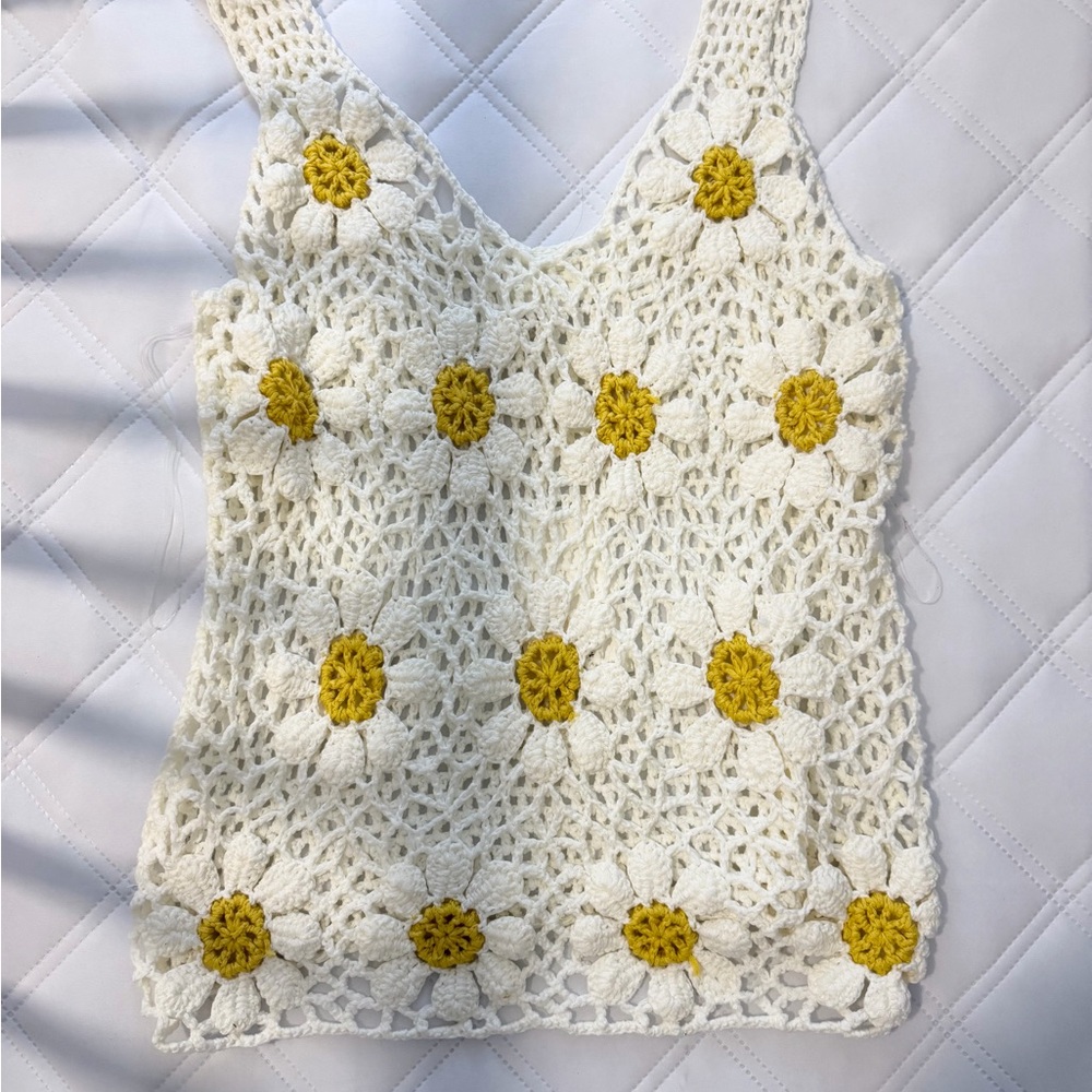 ANDREE BY UNIT White and Yellow Crochet Tank Top
